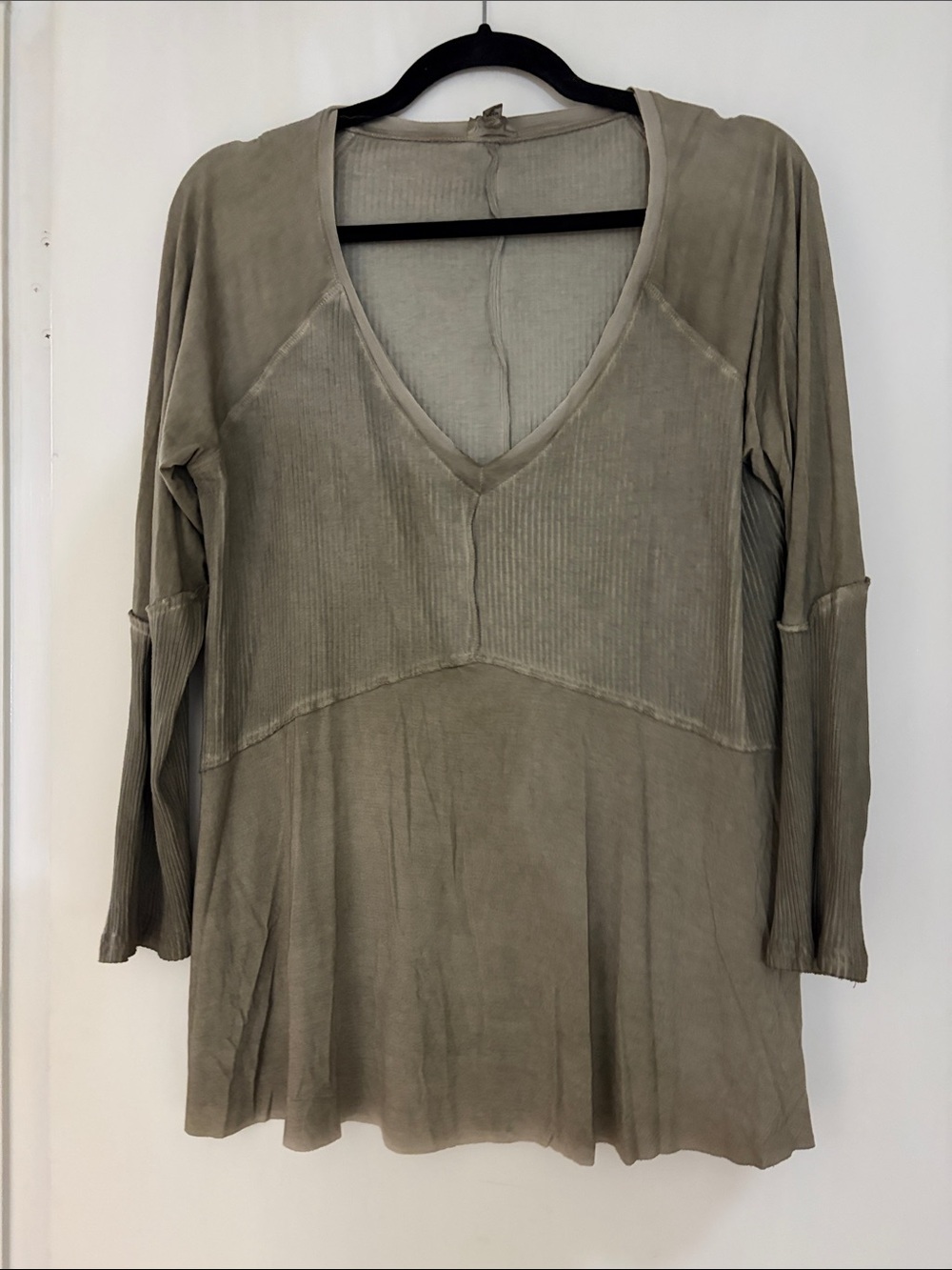 Anthropologie Light Olive V-Neck Long Sleeve Tunic Top